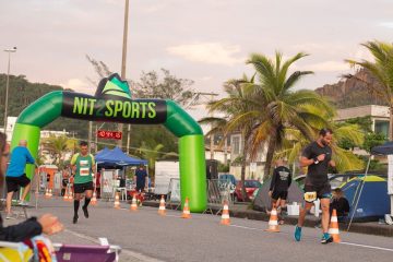 Corredores se desafiam na 4a Nit Ultra Run 12h, em Niterói